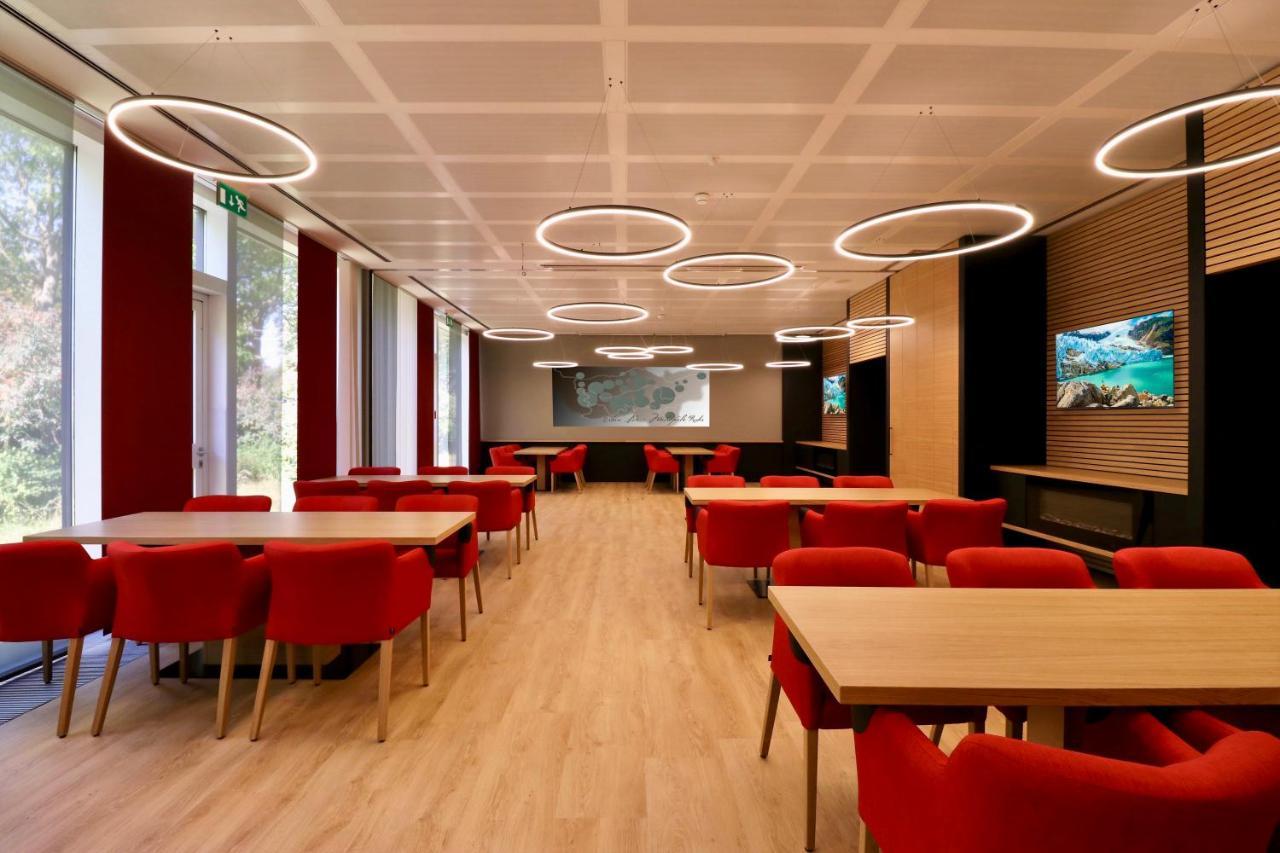 Webers - Das Hotel Im Ruhrturm Есен Екстериор снимка