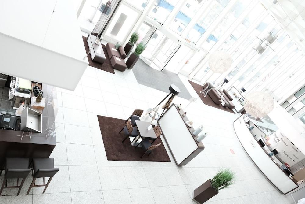 Webers - Das Hotel Im Ruhrturm Есен Екстериор снимка